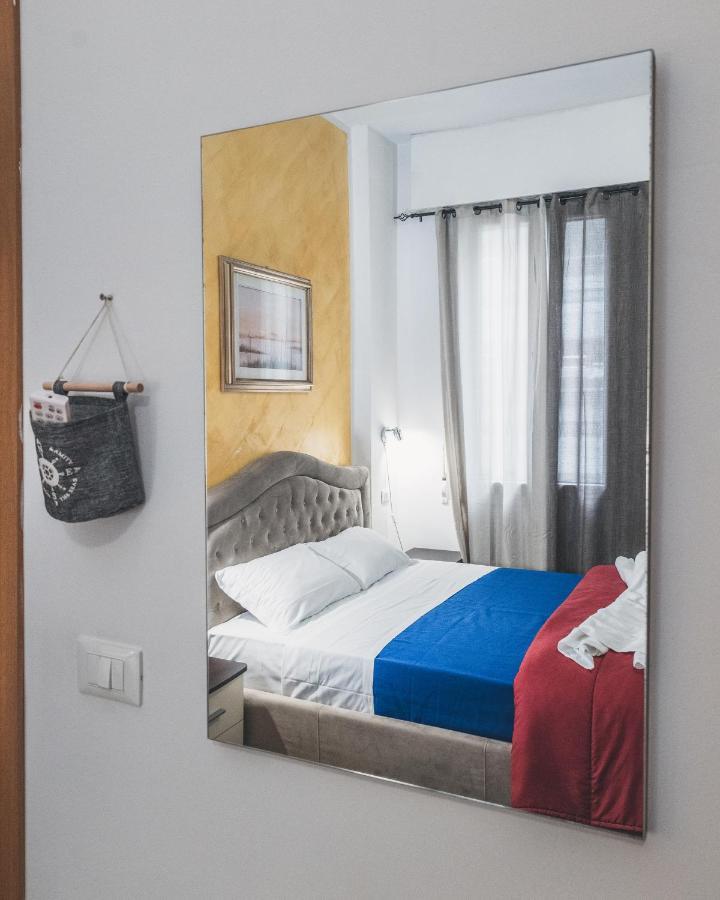 Bulldog Station Apartments With Private Wc, Ac, Tv Mestre Eksteriør billede