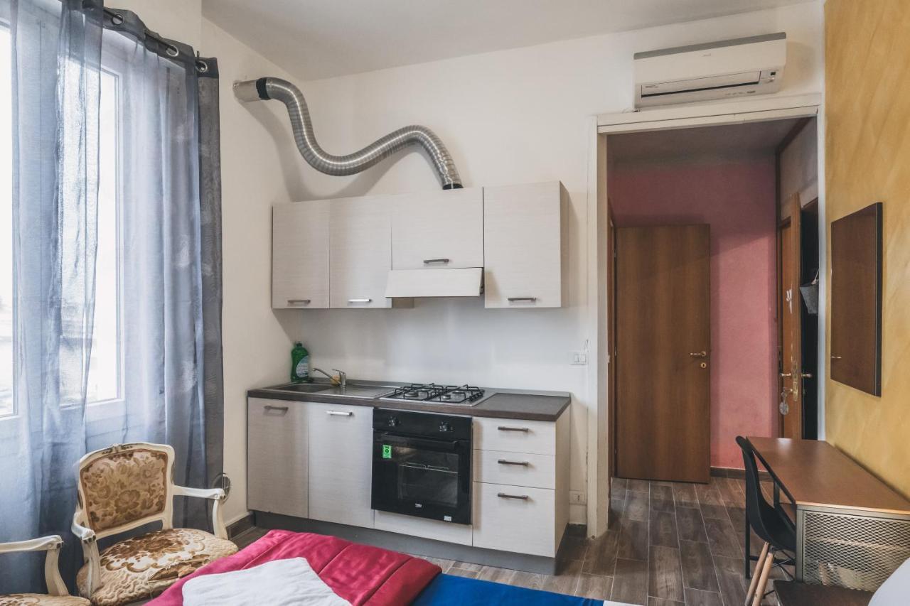 Bulldog Station Apartments With Private Wc, Ac, Tv Mestre Eksteriør billede