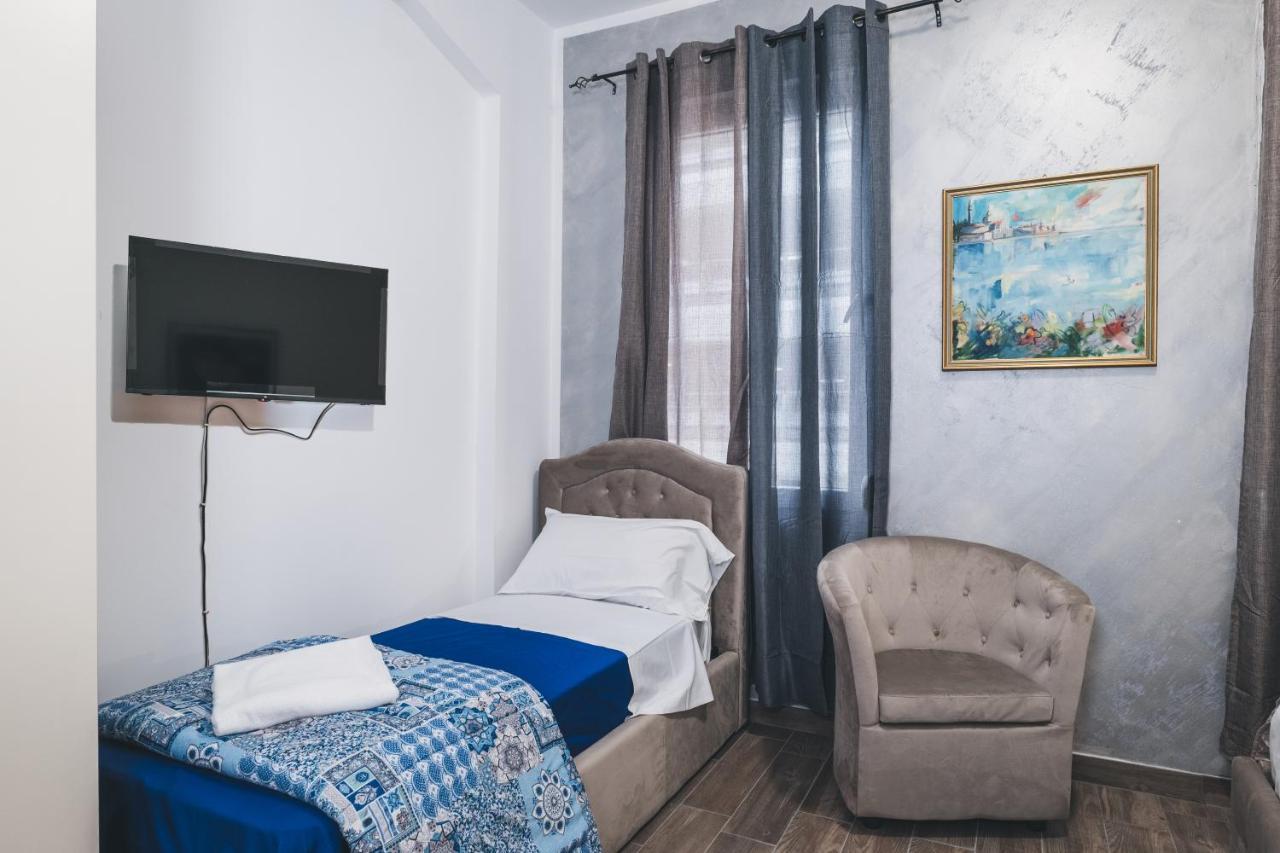 Bulldog Station Apartments With Private Wc, Ac, Tv Mestre Eksteriør billede