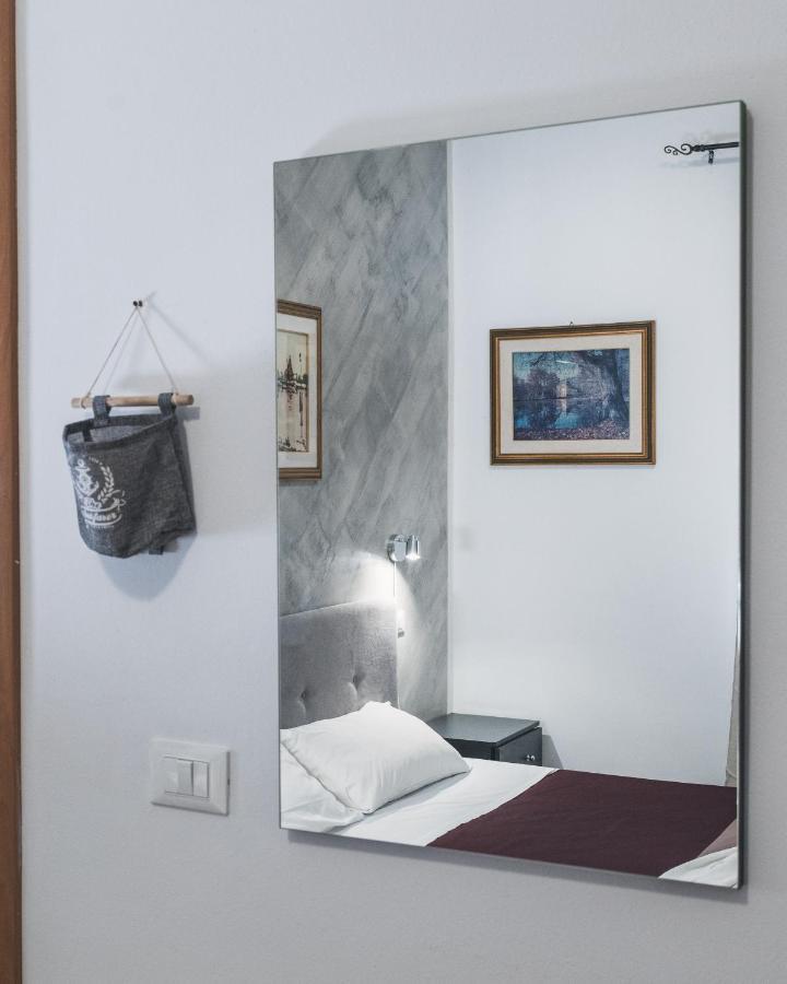 Bulldog Station Apartments With Private Wc, Ac, Tv Mestre Eksteriør billede
